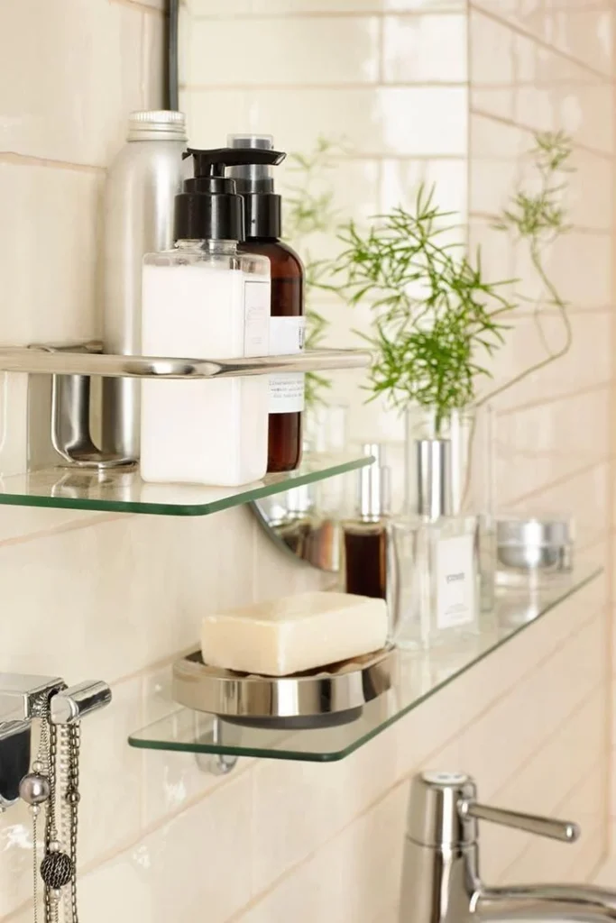 Choosing Materials for Minimal Bathroom Wall Shelf Décor