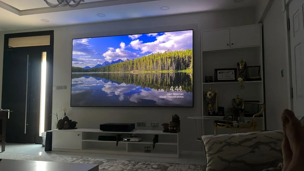Choosing the Right Fresnel TV for Your Home Décor Style