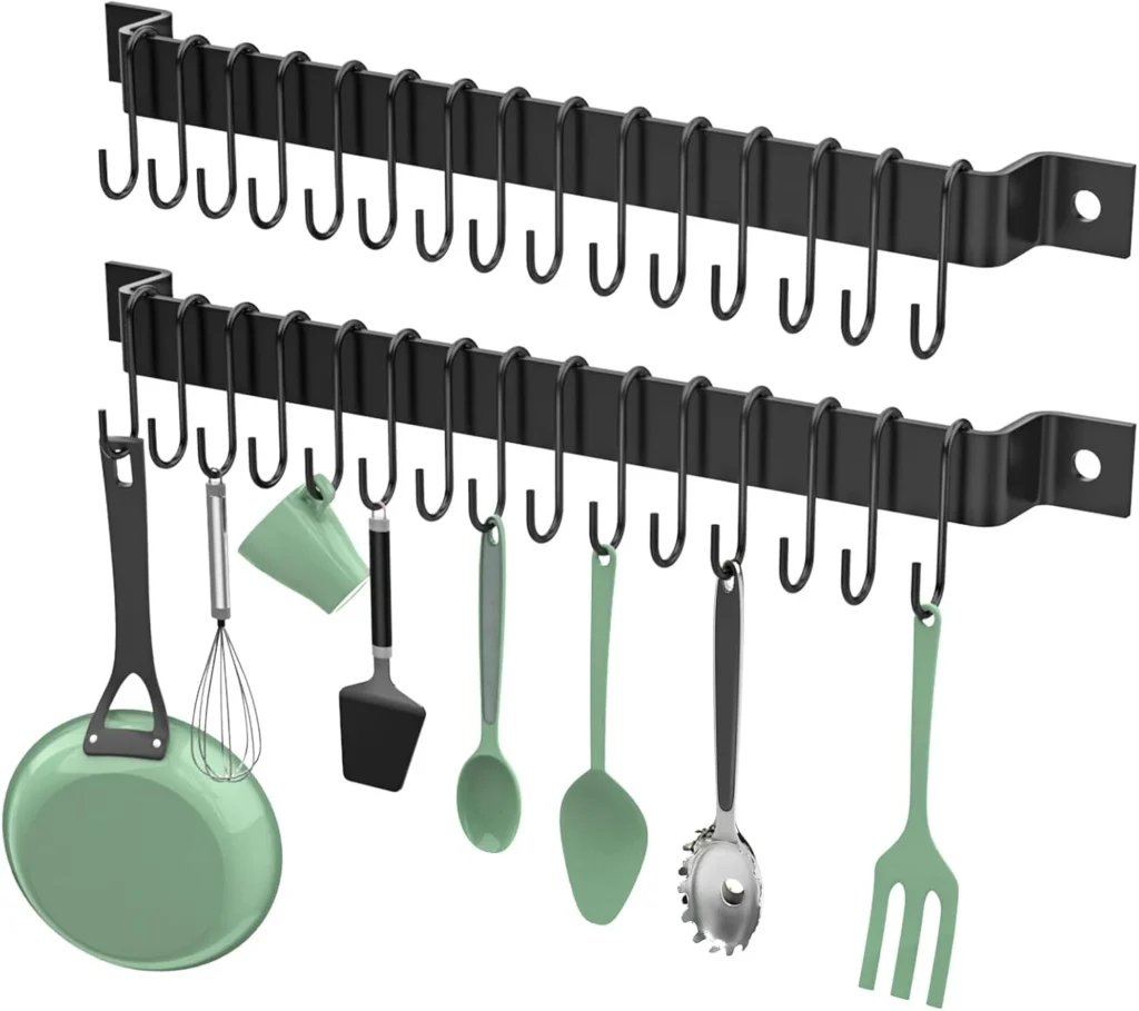 Choosing the right hanging system for kitchen décor with hanging utensils