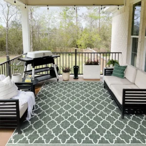 Choosing the Right Rug for Your Balcony