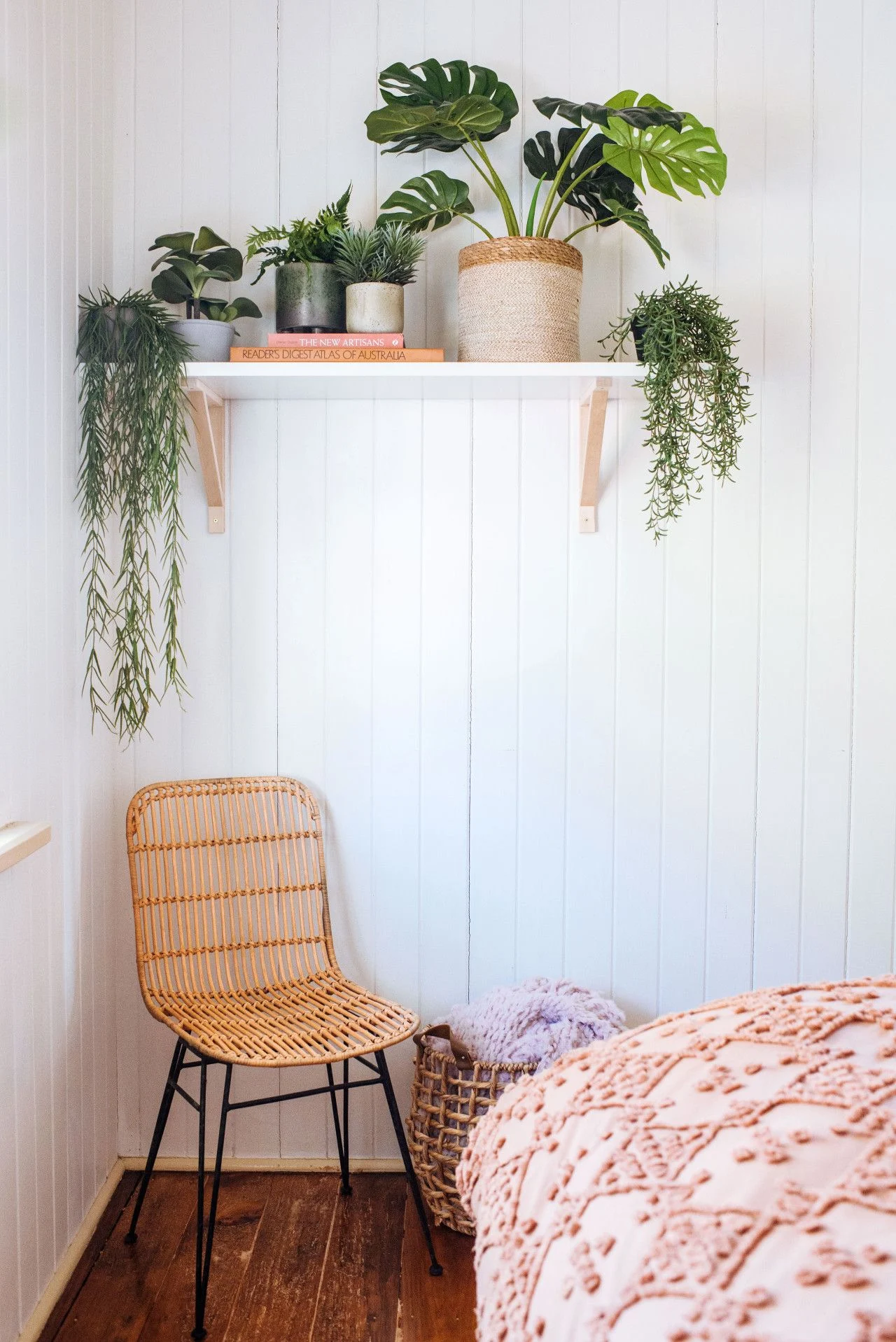 Choosing the Right Shelf for Small Bedroom Shelf Plant Décor