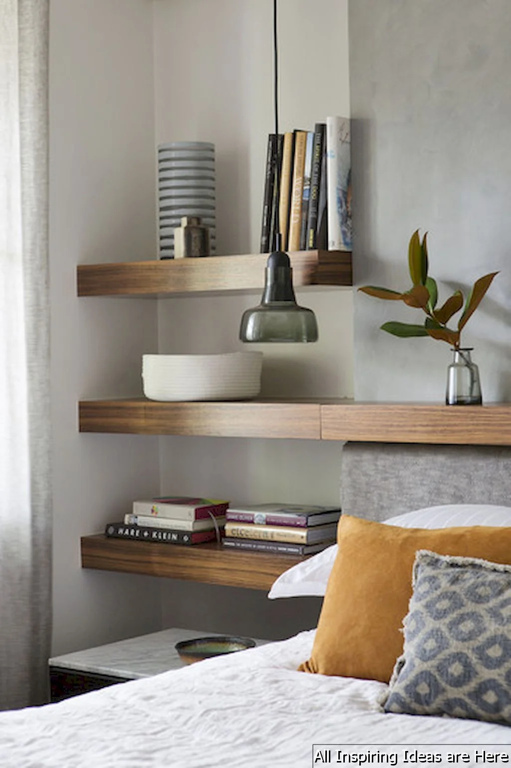 Choosing the Right Shelf Style for Your Bedroom