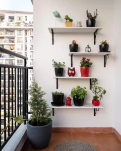 Choosing the Right Shelf System for Minimal Balcony Plant Shelf Styling