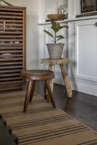 Choosing the Right Style for Living Room Décor with Small Accent Stools