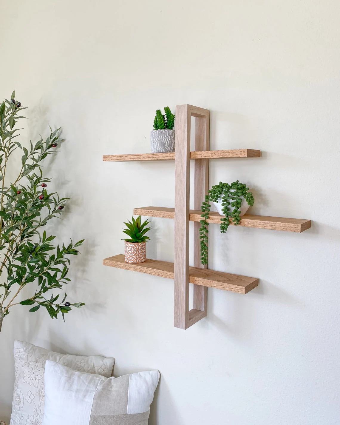 Choosing the Right Wood for DIY Shelf Décor with Wood Boards
