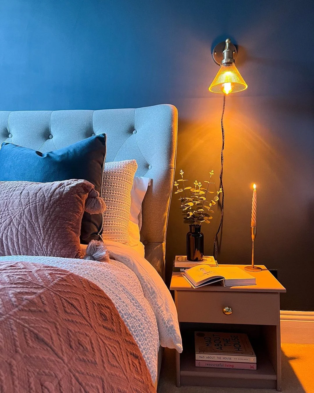 Creating a bedroom décor with cozy reading light: Foundations