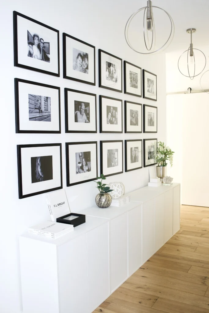 Gallery Walls: Curated Collections for Medium‑Sized Hallways