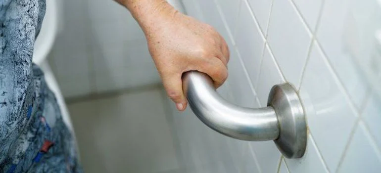 how to remove grab bar from fiberglass shower a step by step guide: Understanding the Grab Bar and Fiberglass Construction