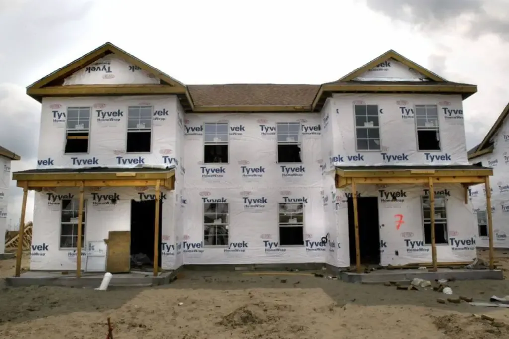 Installation Considerations for Home Guard House Wrap vs Tyvek