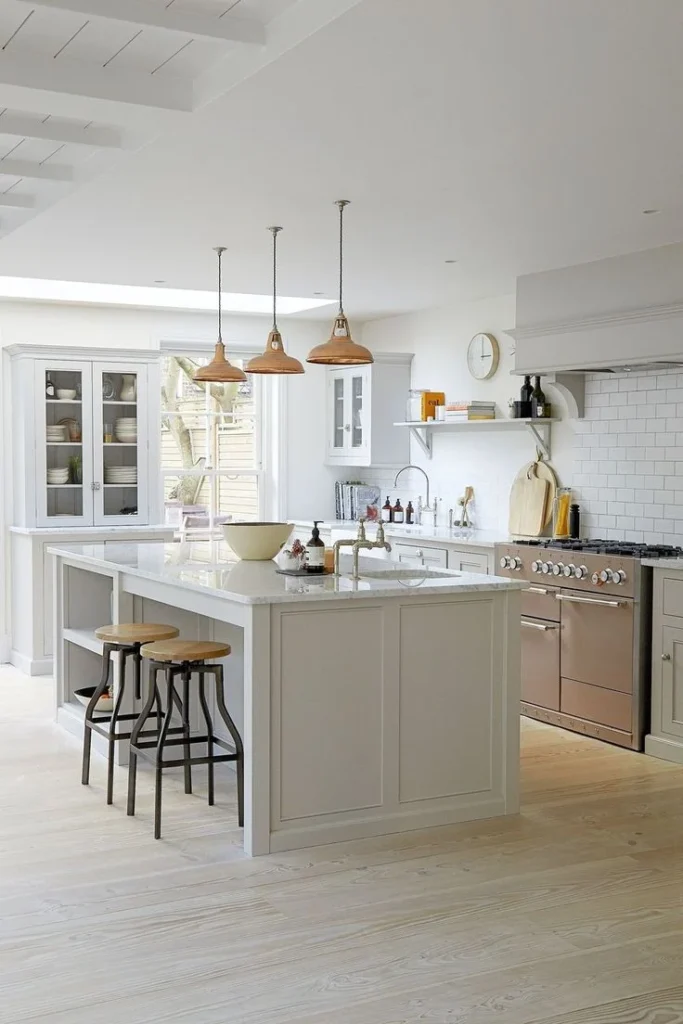 Modern Neutral Kitchen Décor Ideas: Lighting Solutions