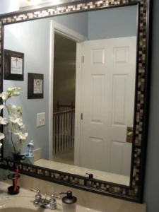 Simple Bathroom Mirror Décor Ideas: Frame Styles That Define the Room