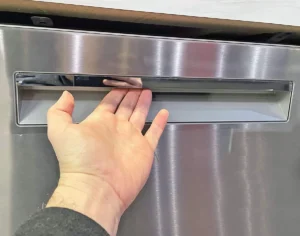 Understanding the Core Differences: Pocket Handle vs Bar Grip