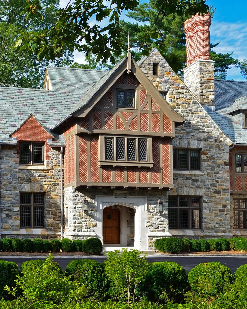 Understanding Tudor Architecture: Foundations for Decoration
