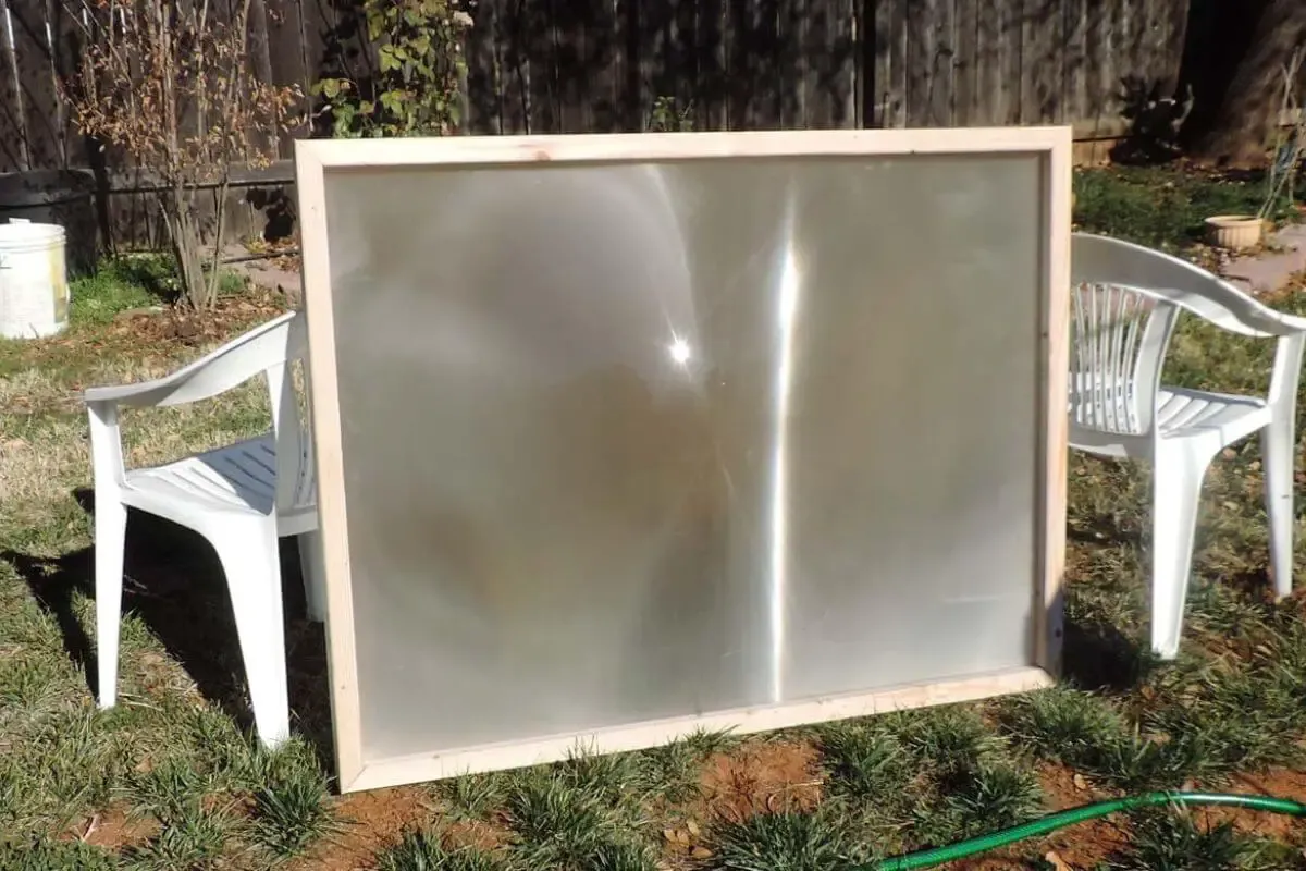 What TVs Have Fresnel Lenses in Their Backlight Systems?
