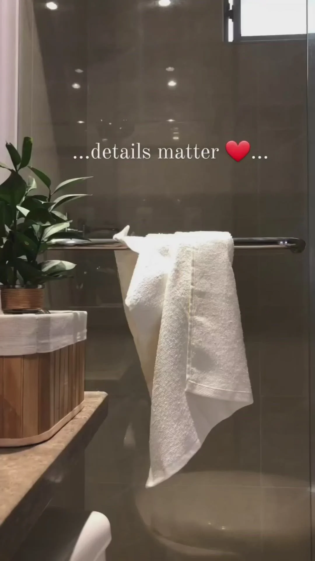 Why bathroom décor with soft towels matters