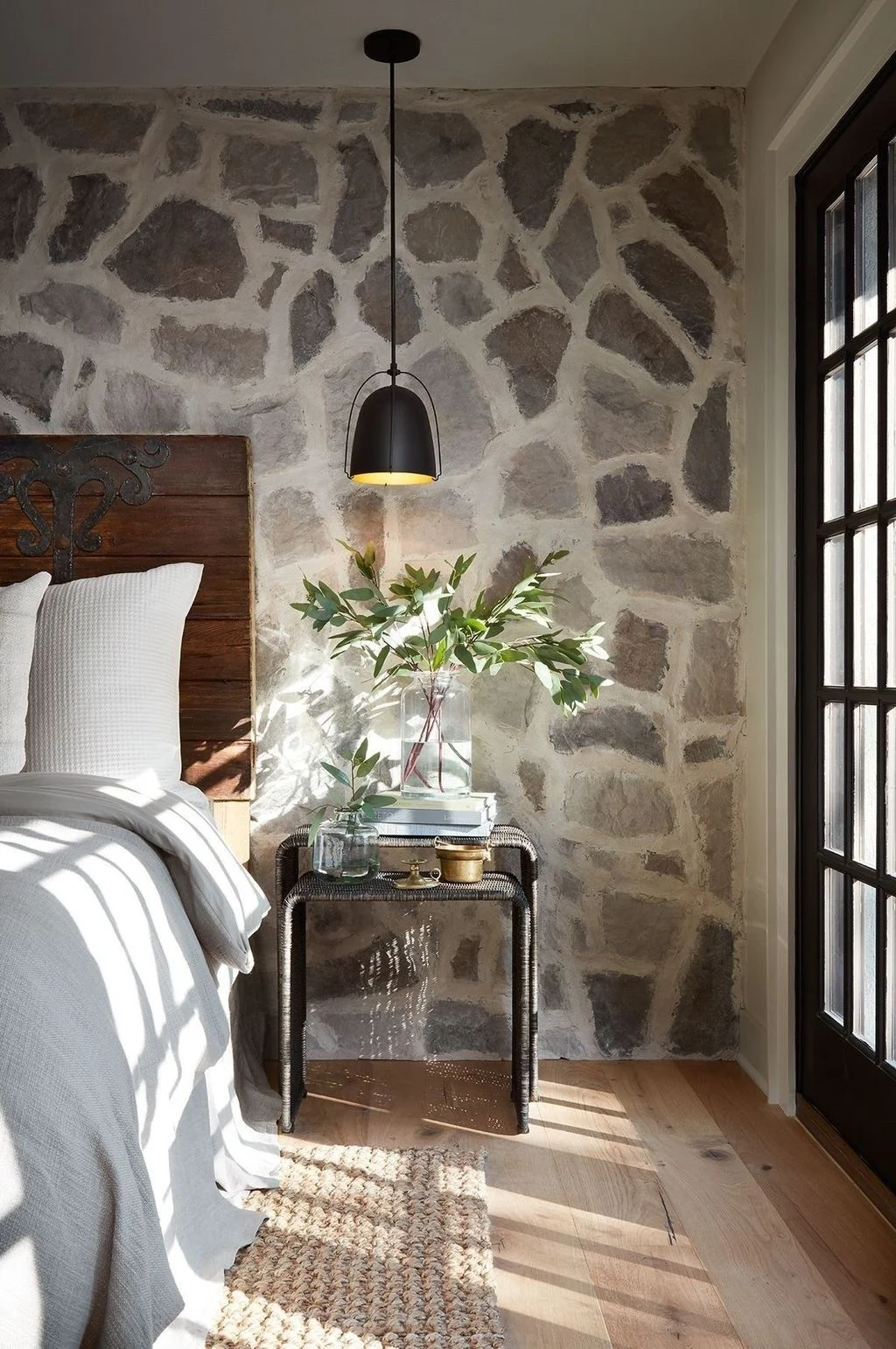 Why bedroom décor with natural textures matters