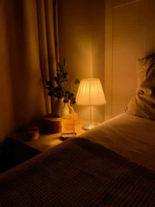 Why Bedroom Décor with Warm Bedside Lamps Works