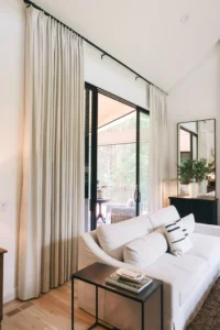 Why Choose Living Room Décor with Soft Neutral Curtains?