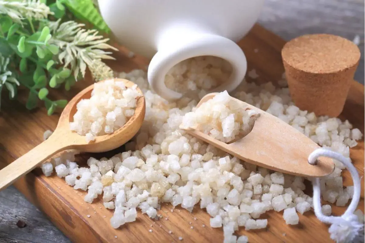 Domeboro vs Epsom Salt: Core Composition and Sensory Experience