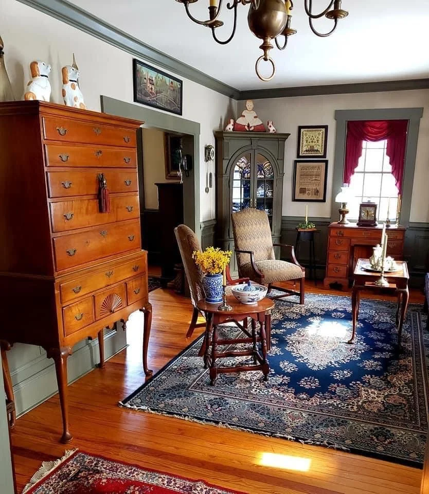 How to Decorate a Colonial Home: Fundamental Principles