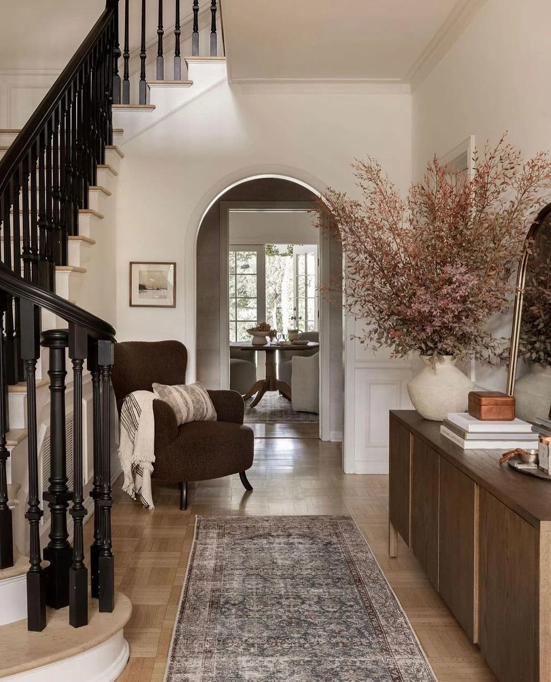 How to Decorate the Entrance of Your Home: First Impressions Matter