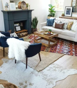Living room décor with layered rugs: why the trend works