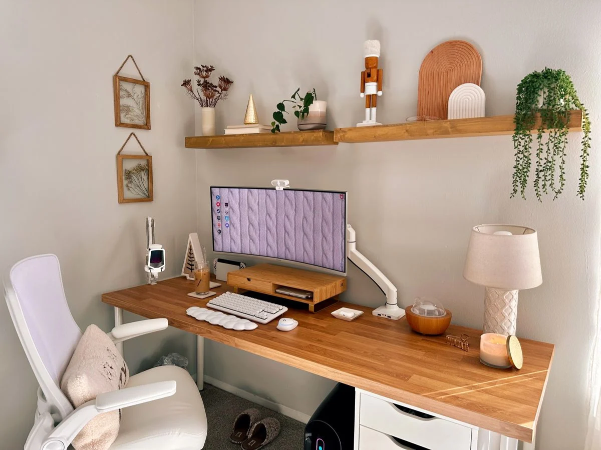 Neutral Desk Décor Inspiration: Understanding the Power of a Soft Palette