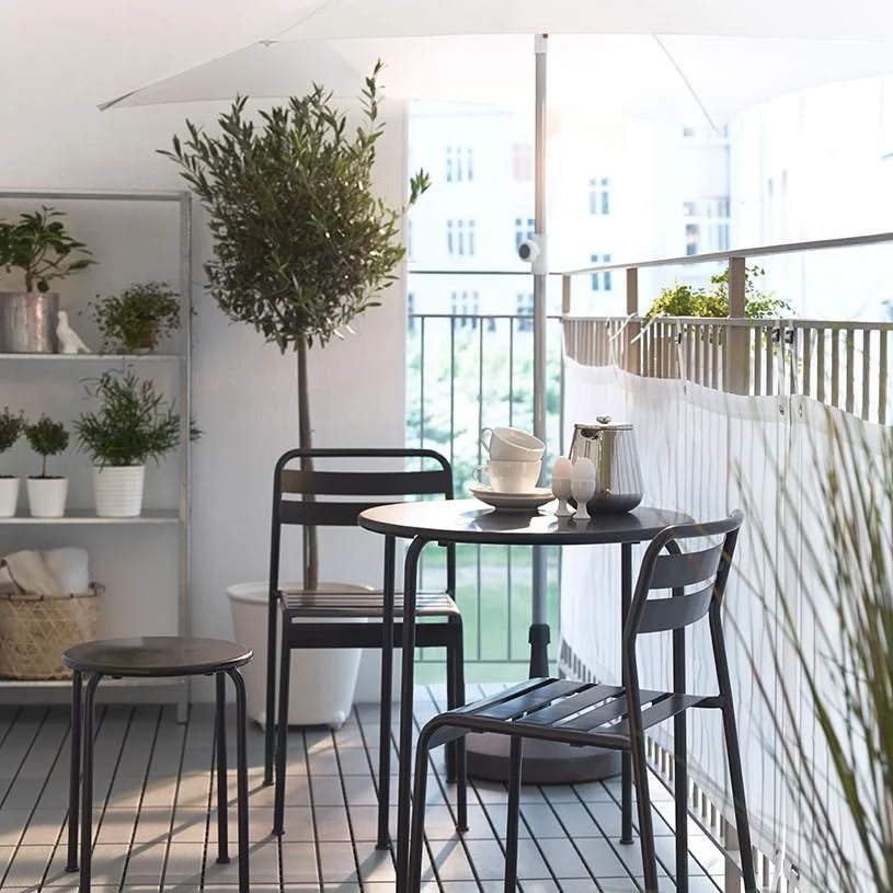 small balcony table styling ideas: Choosing the Right Table Size and Shape