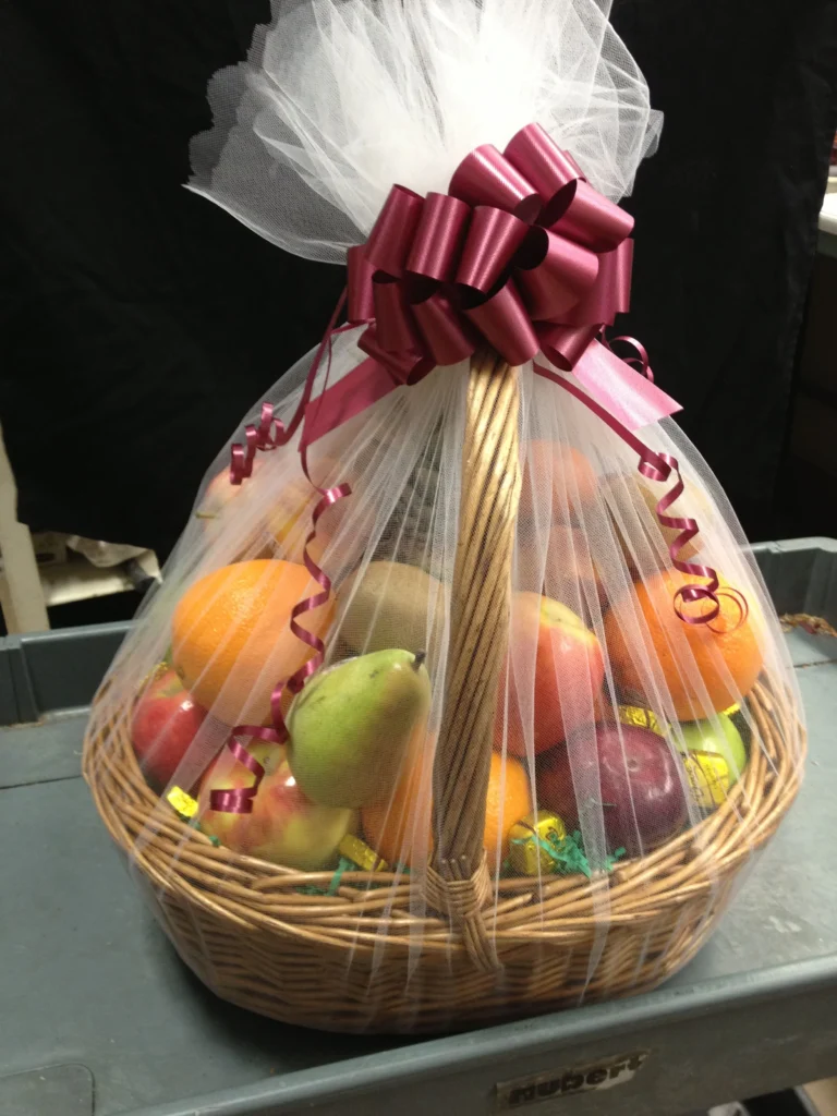 Step‑by‑step Guide on how to decorate a fruit basket at home