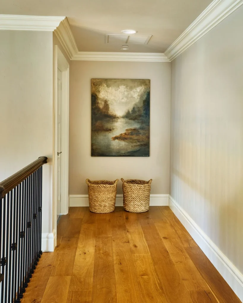 Styling Strategies for Hallway Décor with Woven Baskets