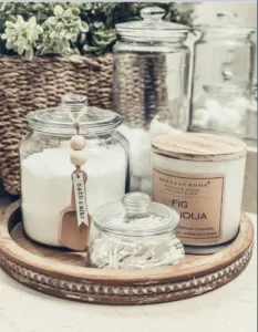 Why bathroom décor with neutral décor jars works