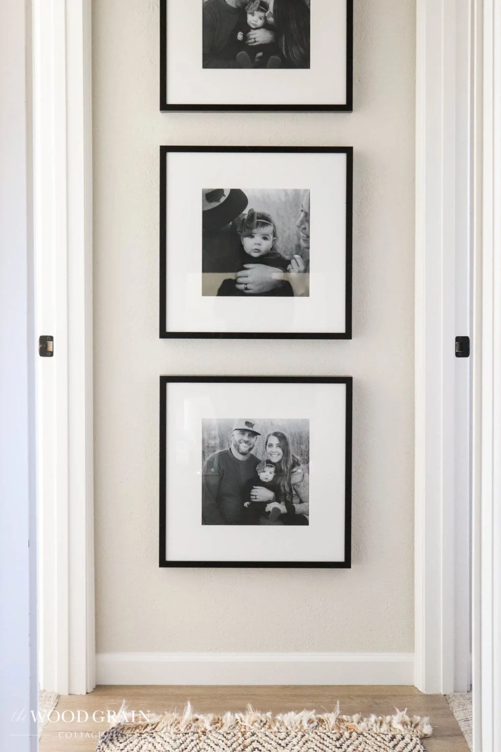 Why hallway décor with framed photos Works So Well